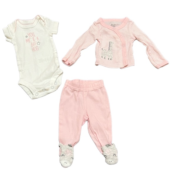 Carter's Other - Carter's Infant Baby Girl Bundle Preemie Preowned